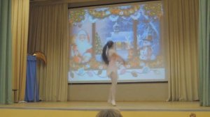 Танец учениц 8 класса . Старый Оскол