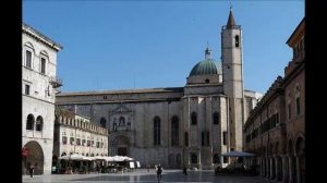 Places to see in ( Ascoli Piceno - Italy ) Piazza del Popolo