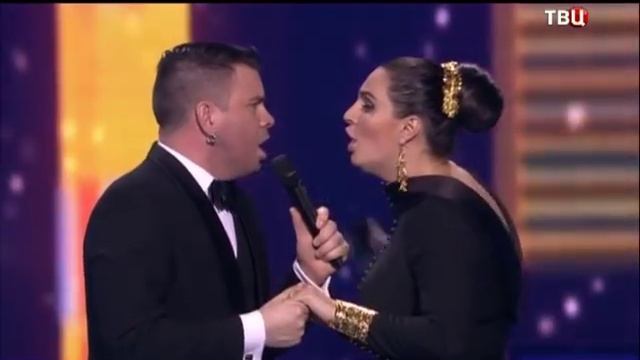 ваенга и бусулис гравитация. елена ваенга и интарс бусулис. ваенга бусулис 2021. елена ваенга и интарс бусулис гравитация. интарс бусулис и ваенга.