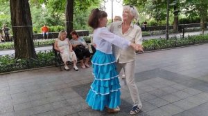 На Дерибасовской открылася пивная Танцы ??? на Приморском Бульваре Одесса Июнь 2021