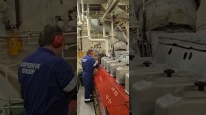 Start of the main engine MAK 6M25. Запуск главного двигателя MAK 6M25.