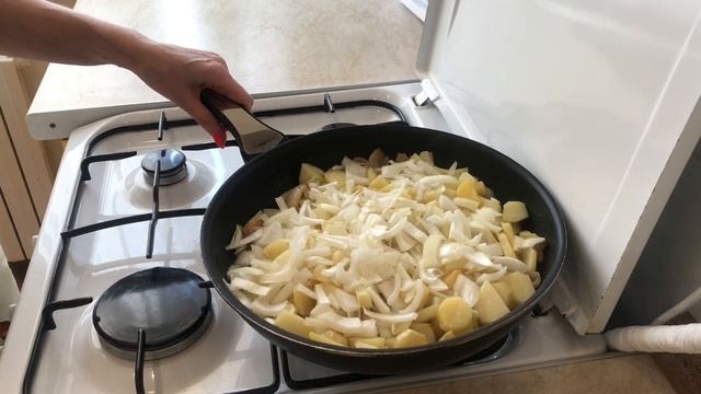 ЖАРЕННЫЙ НА САЛЕ КАРТОФЕЛЬ С ЛУКОМ смотреть онлайн
