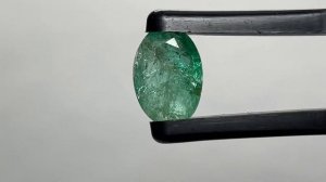 Про трещину изумруда 3,98 карат из Замбии.