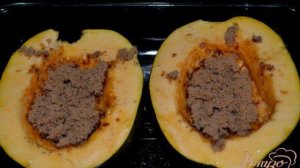 Тыква акорн с орехами и клюквой