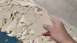 Никогда не наносите гипсовую шпаклевку на окрашенную стену!!!