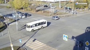 Бийск Подрезал перекресток ул. Васильева - Трофимова 10.10.2021г.