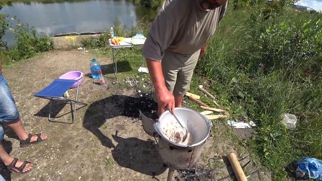 ТРЭШ! СЕРЁГА ЁЛЫ-ПАЛЫ ДЕЛАЕТ ПЛОВ С ДЯДЕЙ ЮРОЙ И ЕГО КОМПАНИЕЙ смотреть онлайн