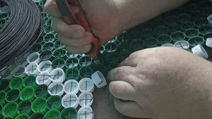 Собрал панно из 3873 пробок Торжок крышки от пластиковых бутылок