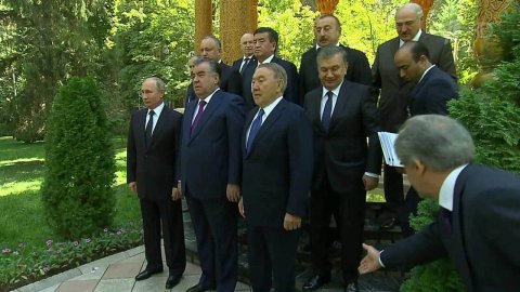 Лидеры СНГ открыли заседание Совета глав государств Содружества в Душанбе