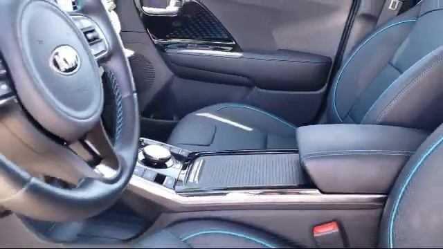 2019 Kia NIRO EV EX Premium смотреть онлайн