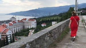 По Крыму пешком. Гурзуф. Ялта танцует танго под оркестр. Пляжи Массандры. Новая площадь с фонтаном