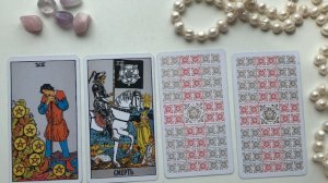 ПОЧЕМУ НЕ ПИШЕТ/ НЕ ЗВОНИТ МНЕ ОН/ОНА ? ОНЛАЙН ГАДАНИЕ/ Школа Таро Golden Charm