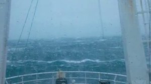 Шторм в Охотском море