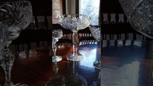 Хрустальные вазы на ножках