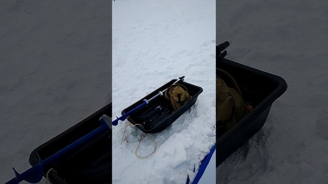 Зимняя рыбалка. Распорки в палатку от ветра. Проталина.
