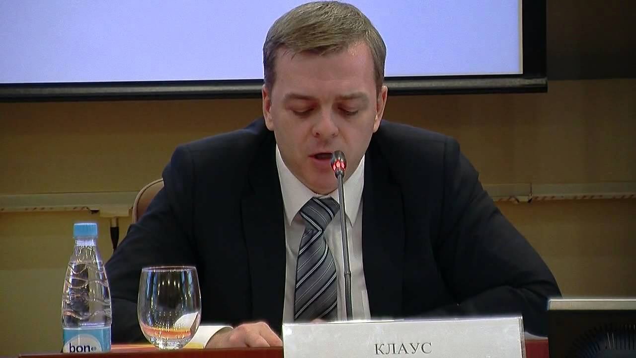 Чиновники и правоохранители поспорили о мигрантах