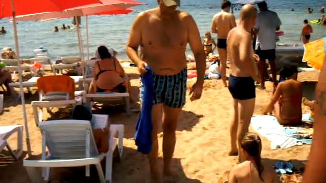 Шура недовольный на пляже. смотреть онлайн