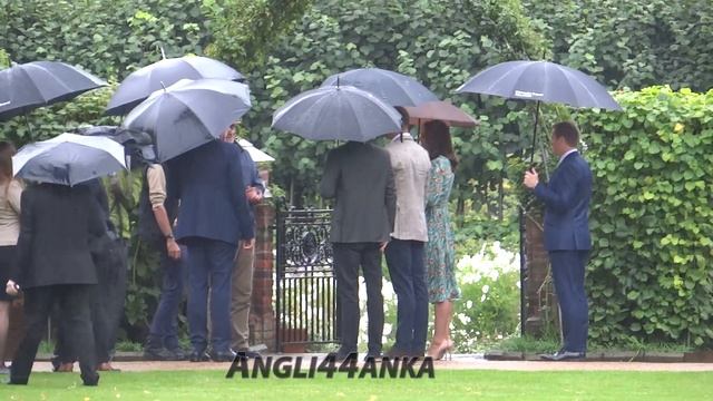 210.АНГЛИЯ. ЛОНДОН. Памятник принцессе Диане и Белый Сад. Какое имя выберет Меган Маркл для дочери? смотреть онлайн