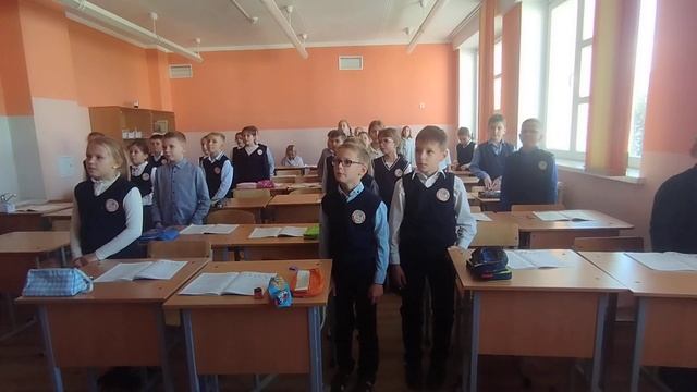 Фрагмент урока музыки. Исполнения пени Вместе весело шагать по просторам.