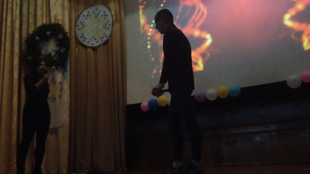 Пара Нормальних(Шоу двойников) смотреть онлайн