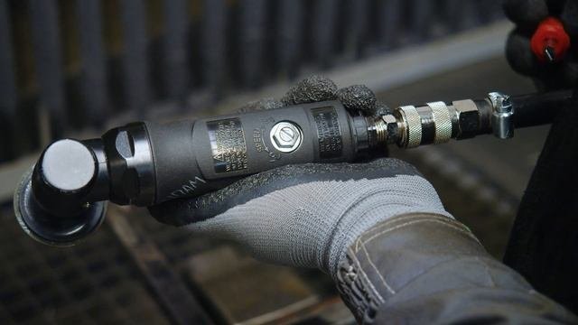 Как установить ролок на шлифмашинку?