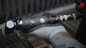 Как установить ролок на шлифмашинку?