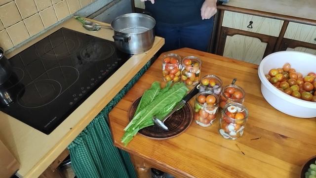 Мариновані помідори: два рецепта в одному відео! Помідори з желатином / помідори з виноградом