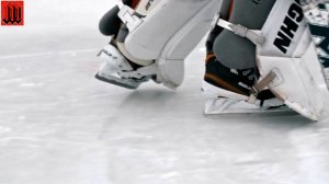 С ЧЕГО БРАТ ХОККЕЙ НАЧИНАЕТСЯ...