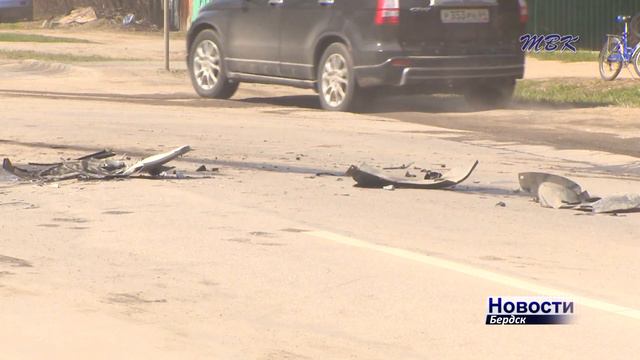 В микрорайоне Бердска столкнулись две маршрутные газели. Есть пострадавшие смотреть онлайн