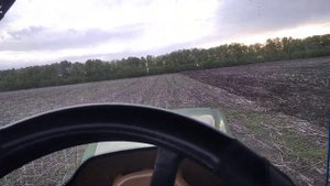 Ночная смена на тракторе Джондир 9430 с дисковой бороной.