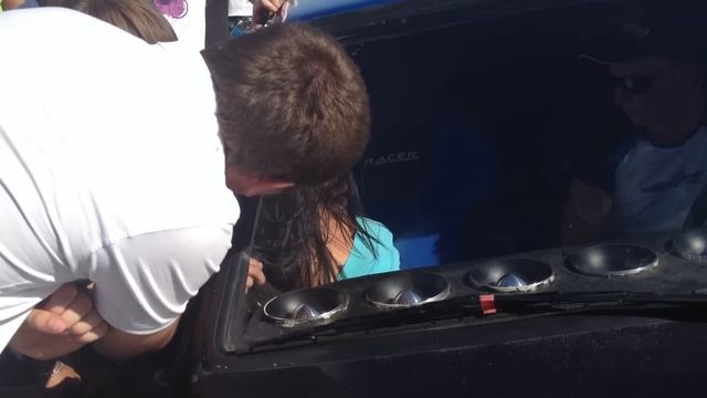 Брюнетка в 2113.153 дцб(RBR 2012)..MOV смотреть онлайн