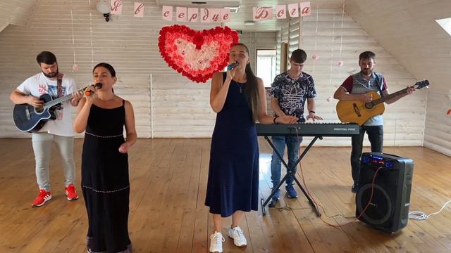 Мы побеждаем мир (Перейдешь через воды, они не потопят тебя) прославление ХХЦ смотреть онлайн