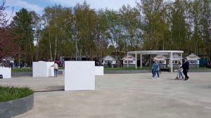 ДЕНЬ ПОБЕДЫ В КУЗЬМИНСКОМ ПАРКЕ В МОСКВЕ.