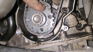 Volkswagen Caddy.Необычная замена ремня грм. Caddy 1.9.mp4