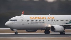 Взлёт Somon Air Boeing 737-800 EY-777 в Емельяново