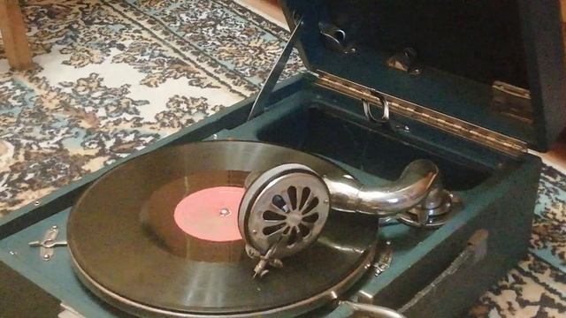 "Мазурка" В. В. Нагорный, играет патефон смотреть онлайн