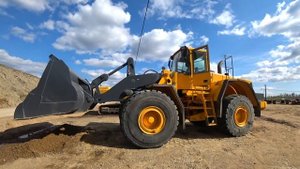 Фронтальный погрузчик Volvo L150E 2005 года