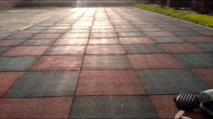 Как сделать Резиновое покрытие для детских площадок своими руками!!! (Субтитры)