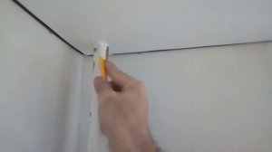 Обойти трубу просто.Натяжные потолки.