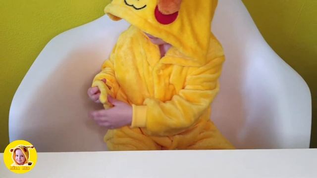 Пикачу! Распаковка пикачу, учим желтый цвет #пикачу #каналдлядетей