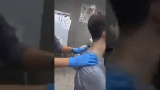 Урок оформление мужских бровей. Men's Eyebrow Grooming lesson смотреть онлайн