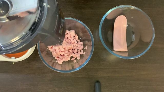 Насадка для нарезки кубиками Kenwood KAX400: вареная колбаса смотреть онлайн