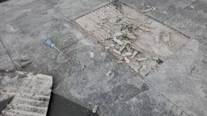 Стены   из травертина, полы из натурального шифера