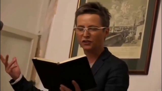 Светлана Сурганова. Стихотворение "Ты проходишь своею дорогою" и песня "Подруга"