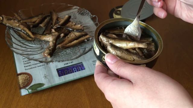 ШПРОТЫ В МАСЛЕ | ШПРОТЫ СТАРАЯ РИГА | ШПРОТЫ ИЗ БАЛТИЙСКОЙ КИЛЬКИ | ОЧЕНЬ ВКУСНЫЕ ШПРОТЫ | OLD RIGA смотреть онлайн