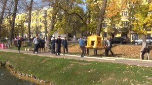 Четвёртый Домик для уток спустили на воду в пруд на Советской площади