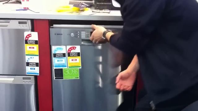 Bosch Stainless Steel Dishwasher SMU68M05AU смотреть онлайн