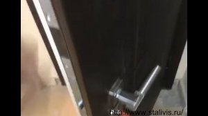 Входная дверь с зеркалом