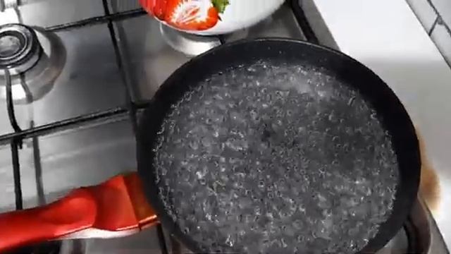 Как почистить сковороду с антипригарным покрытием внутри и снаружи смотреть онлайн