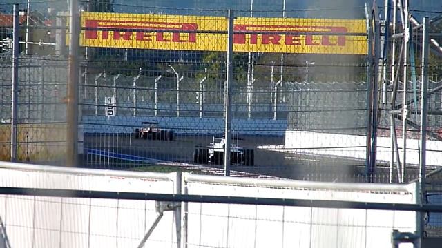 Тренировочные заезды Формула 1в Сочи. Билеты на Формулу-1 достались не всем. смотреть онлайн